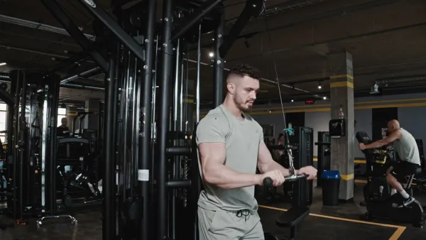 Intermediar (Next Level)